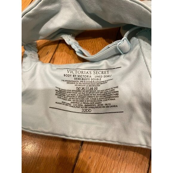 Victorias Secret Light Blue Lined Demi Bra Sz 32DD Underwire & Adjustable Strap - Picture 2 of 3